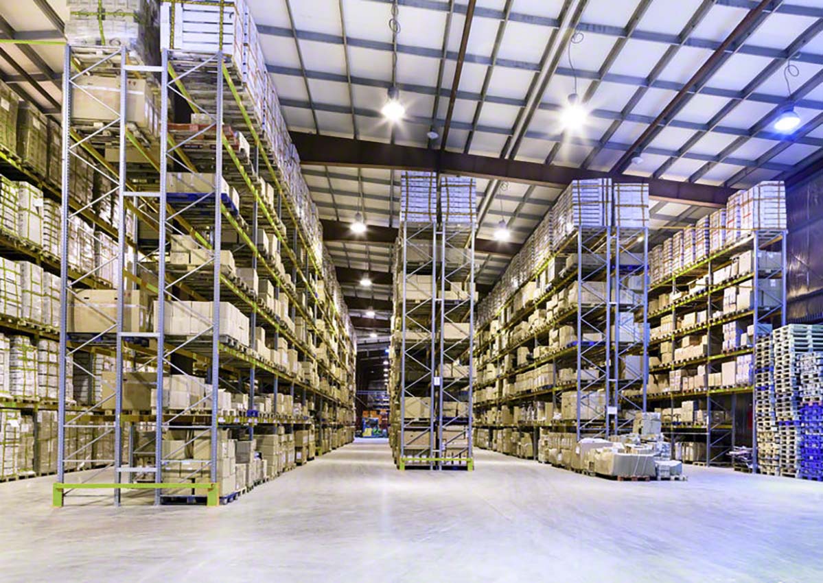 LED lighting solutions for warehouses and industrial spaces